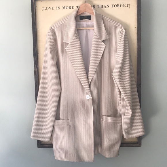 Seersucker Blazer - Picture 2 of 7